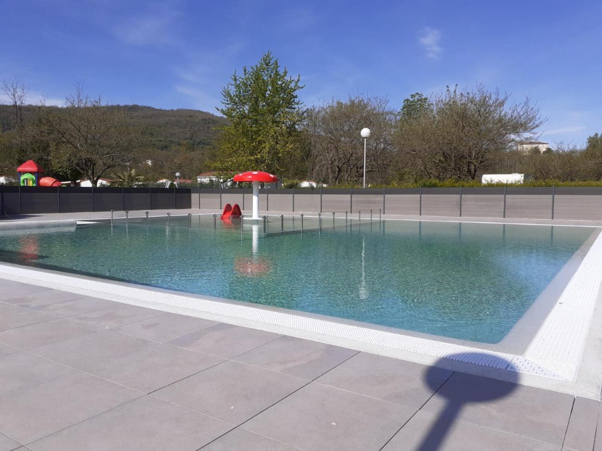 Camping Du Lac Foix Exteriör bild